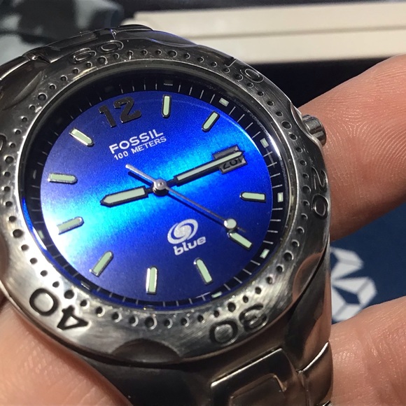 Fossil w/Iridescent Dial - Picture 8 of 8